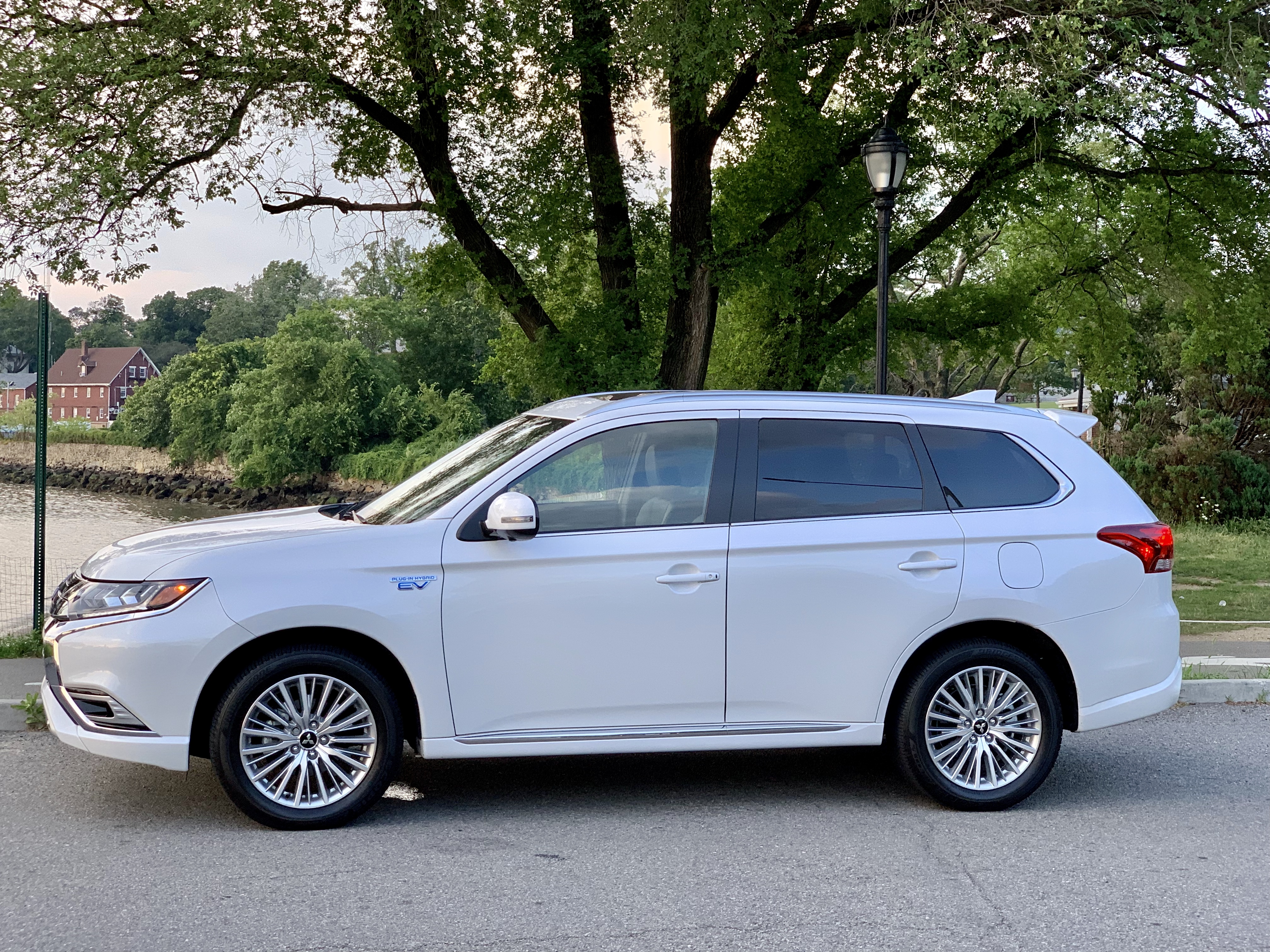 Review and Test Drive 2019 Mitsubishi Outlander PHEV GT S